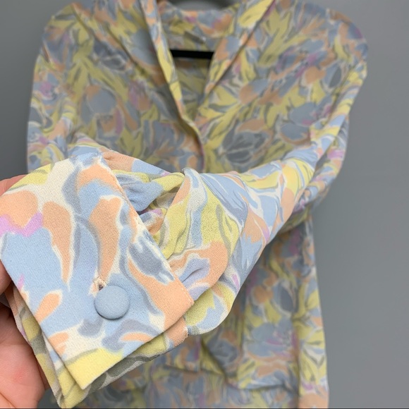 Vintage 1970s Pastel Floral Women’s Button Down - Picture 3 of 9